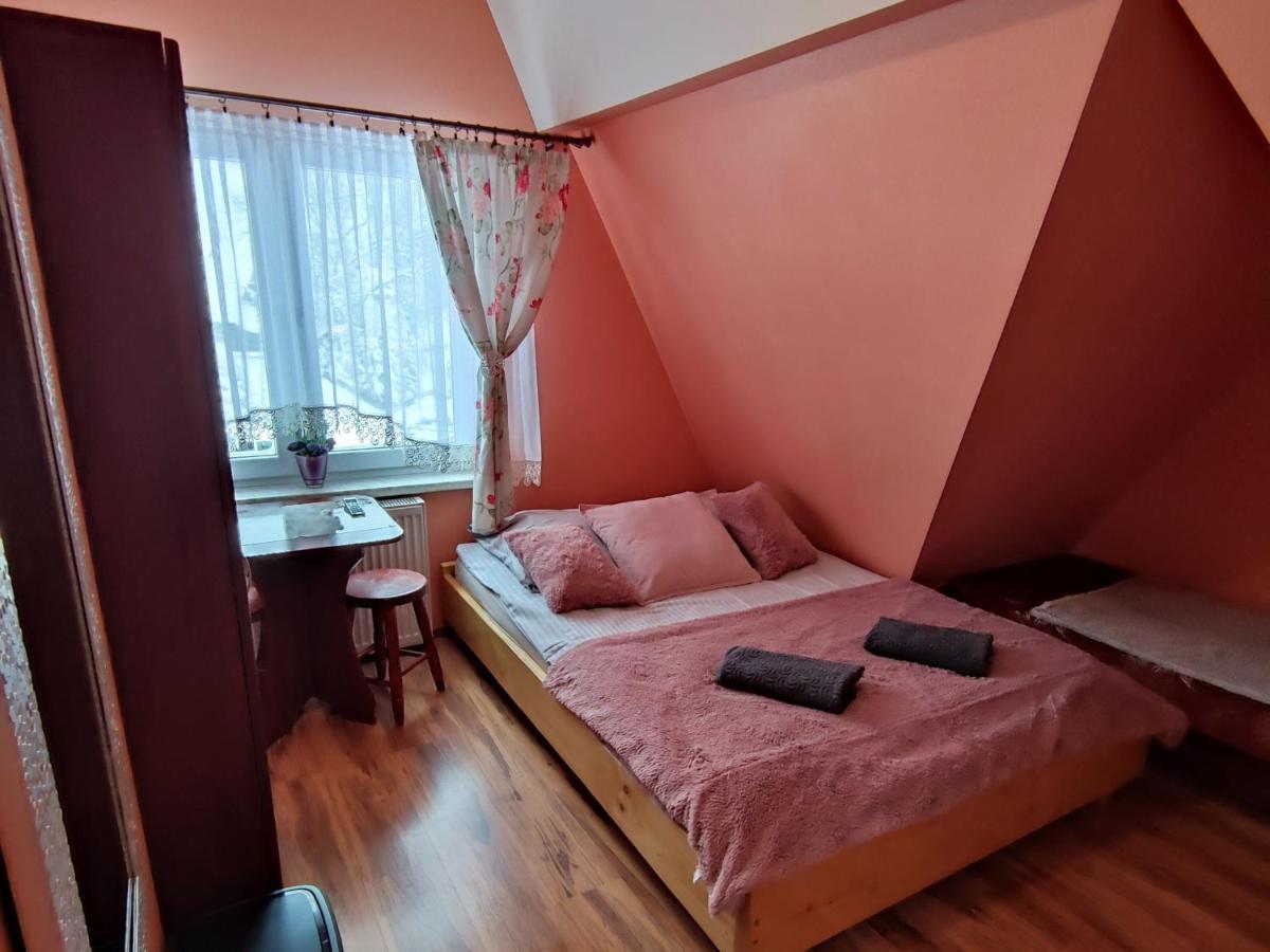 Pokoje I Apartamenty Regionalny Styl Ul Krole 1A Zakopane Chambre photo